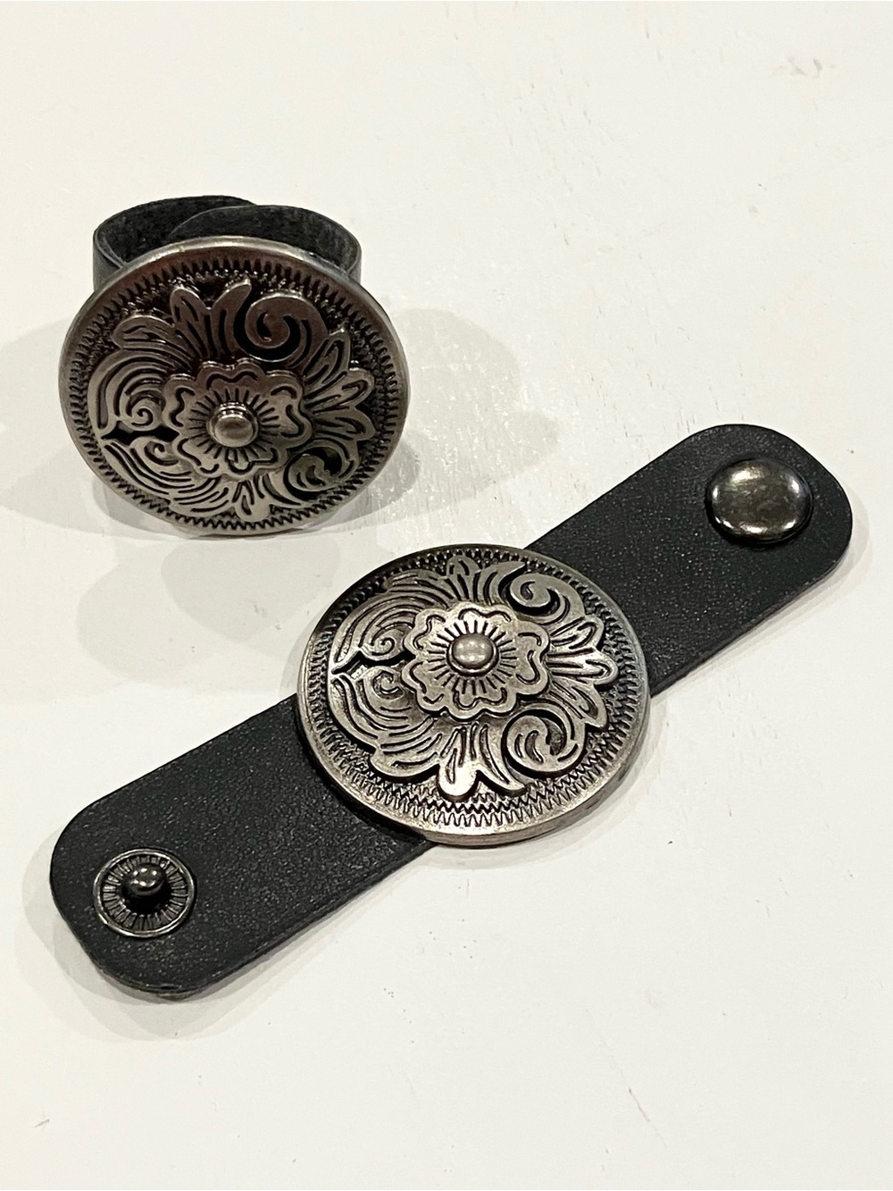 Black & Silver Concho Slide - Picture 4 of 4